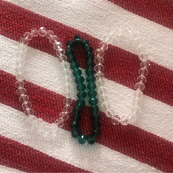 Multiple Set of 3 qty beaded bracelets - 2 clear & 1 green, stunning little set - Picture 2 of 7